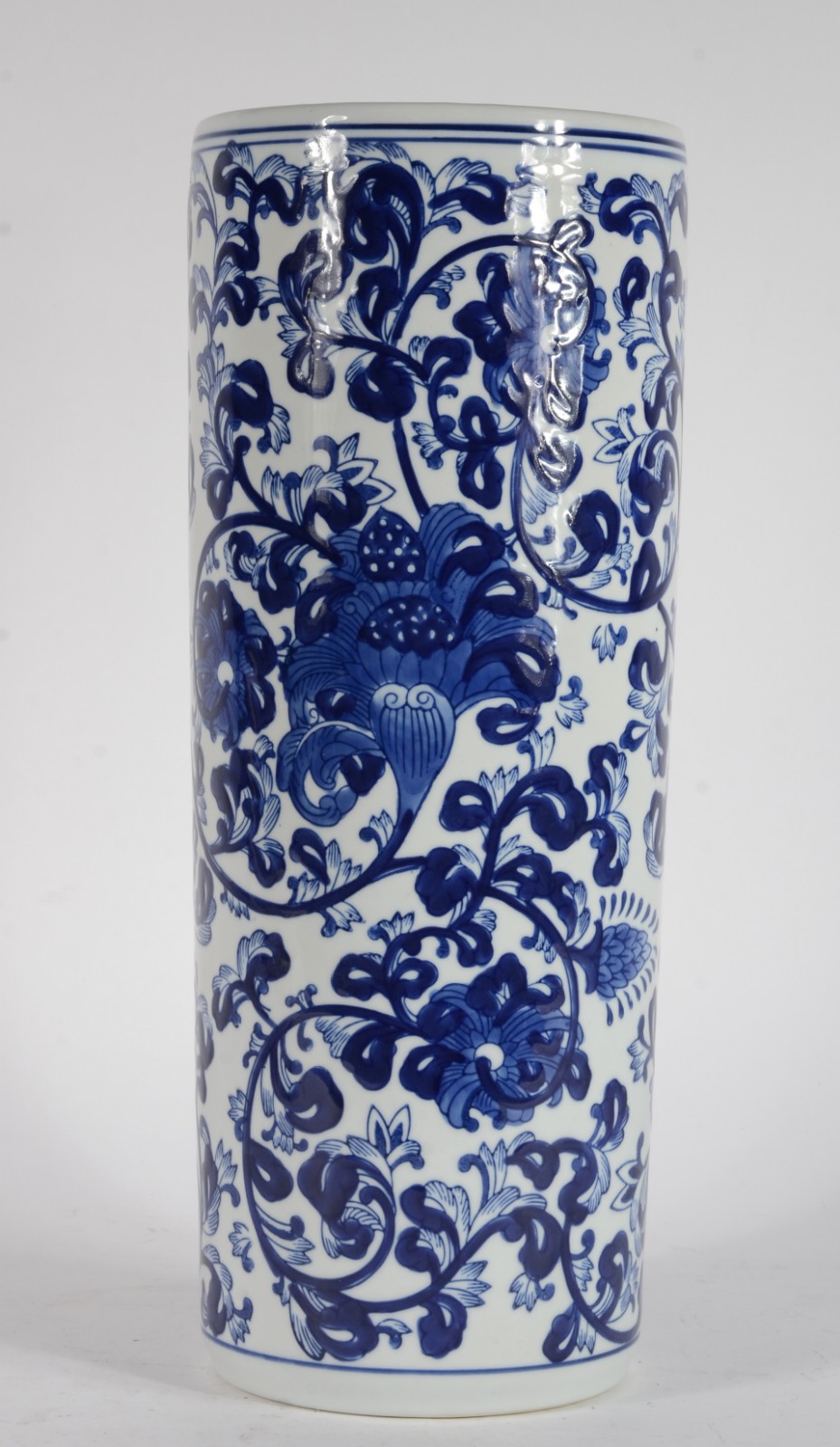 Bengaleiro de porcelana em tons de azul e branco. - foto 1 de 4