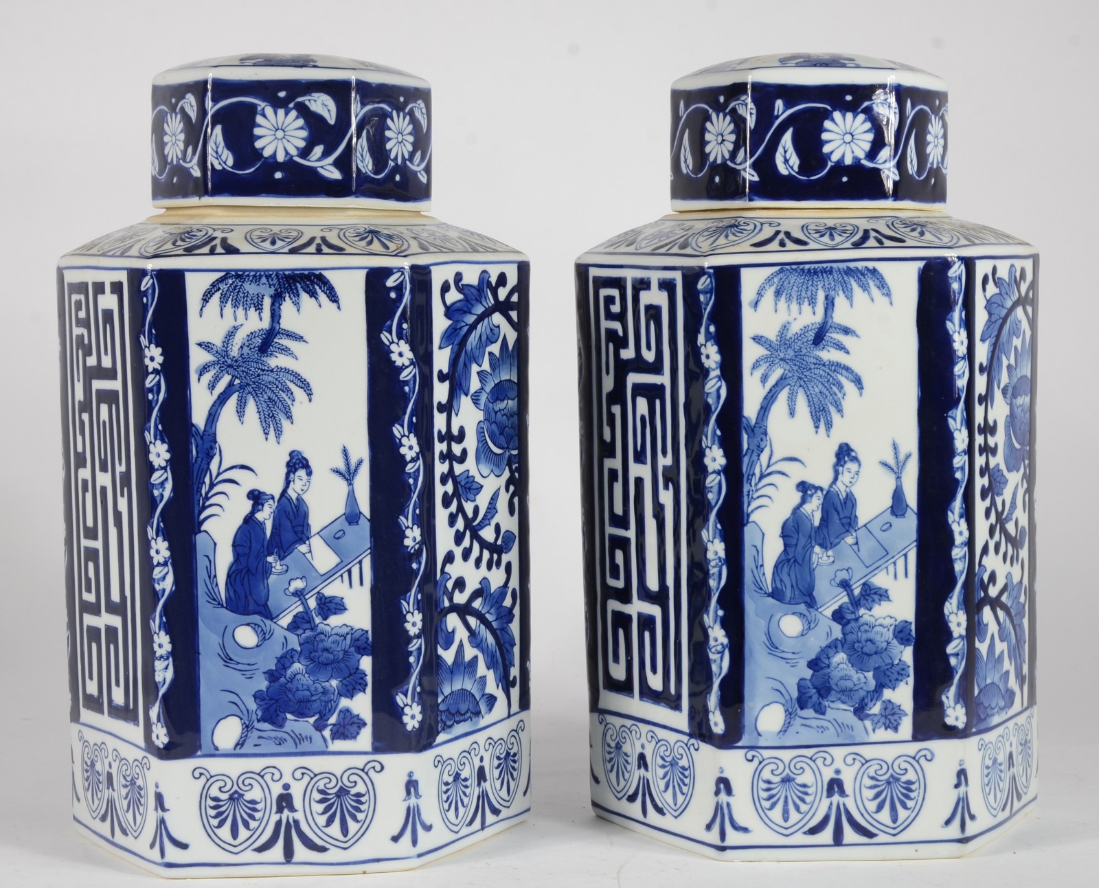 Par de potiches de porcelana oriental decorados com gueixas e... - foto 1 de 6