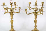 Par  de candelabros  Franceses  de bronze doura... - Par  de candelabros  Franceses  de bronze dourado para 7 velas cada , rico trabalho com folhagens e acantos em relevo.