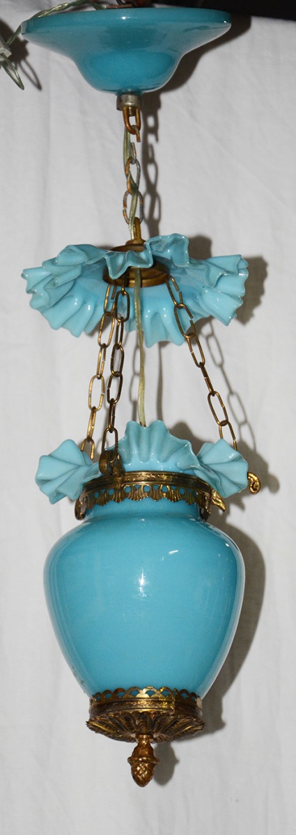Luminária de opalina azul. Altura 50 cm.