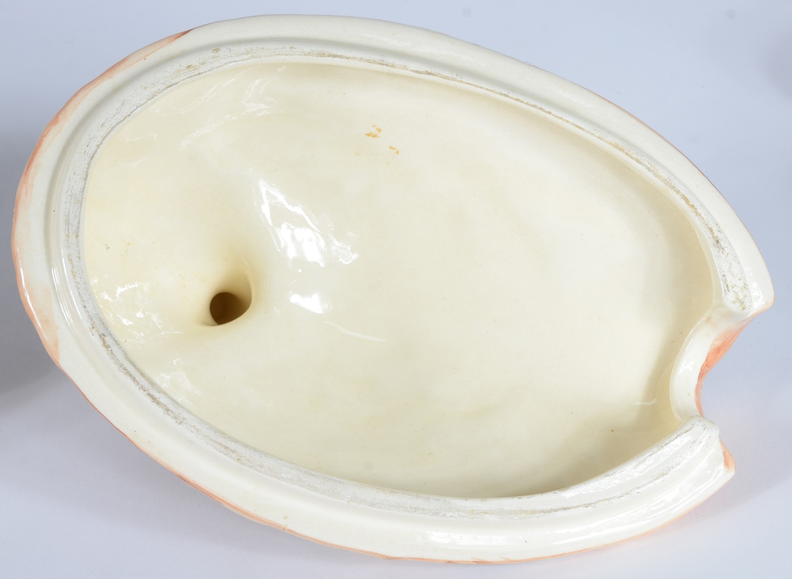 Sopeira de faiança na forma de galinha. Concha colada. - foto 7 de 10