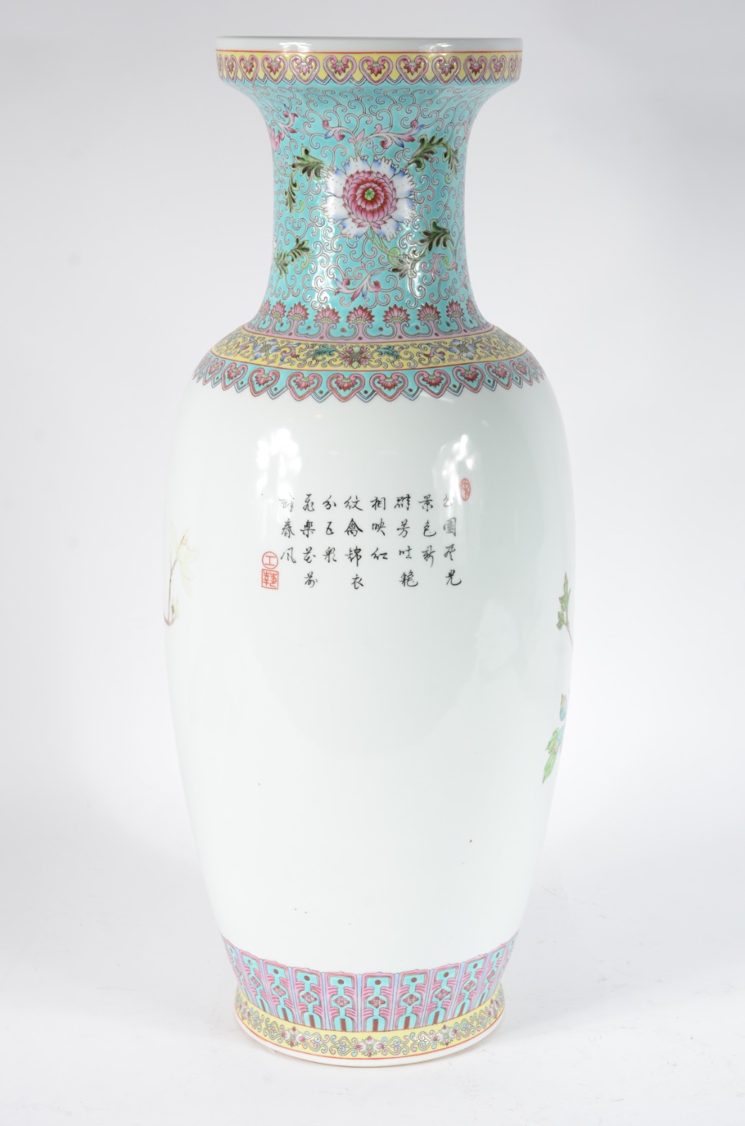 Vaso de porcelana oriental, fundo branco com faisões e flores em... - foto 4 de 6