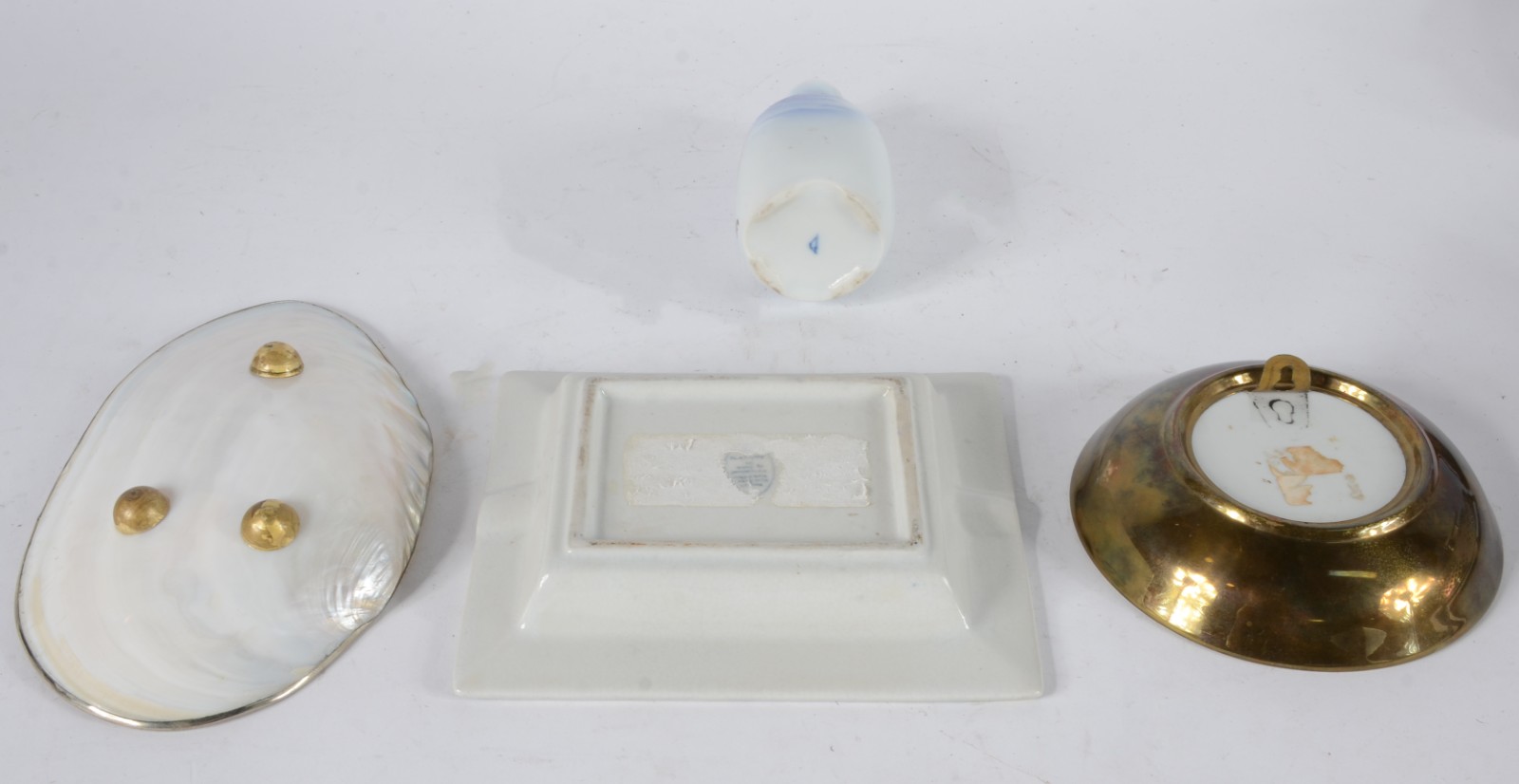 Diversas peças, sendo: bowl, cinzeiro, jarrinha de porcelana, concha... - foto 5 de 7