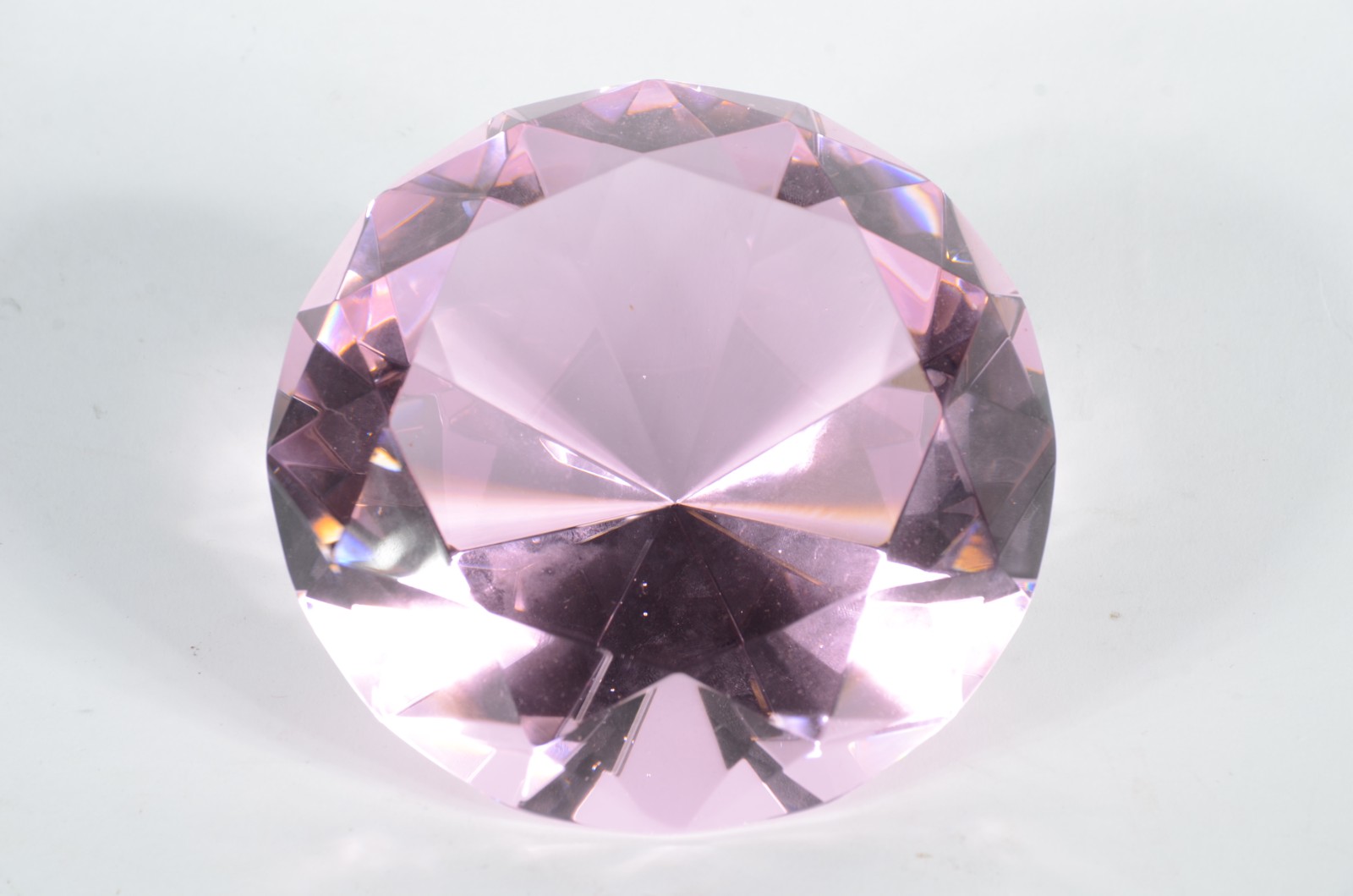 Enfeite de cristal na forma de "diamante rosa", no estojo. - foto 1 de 6