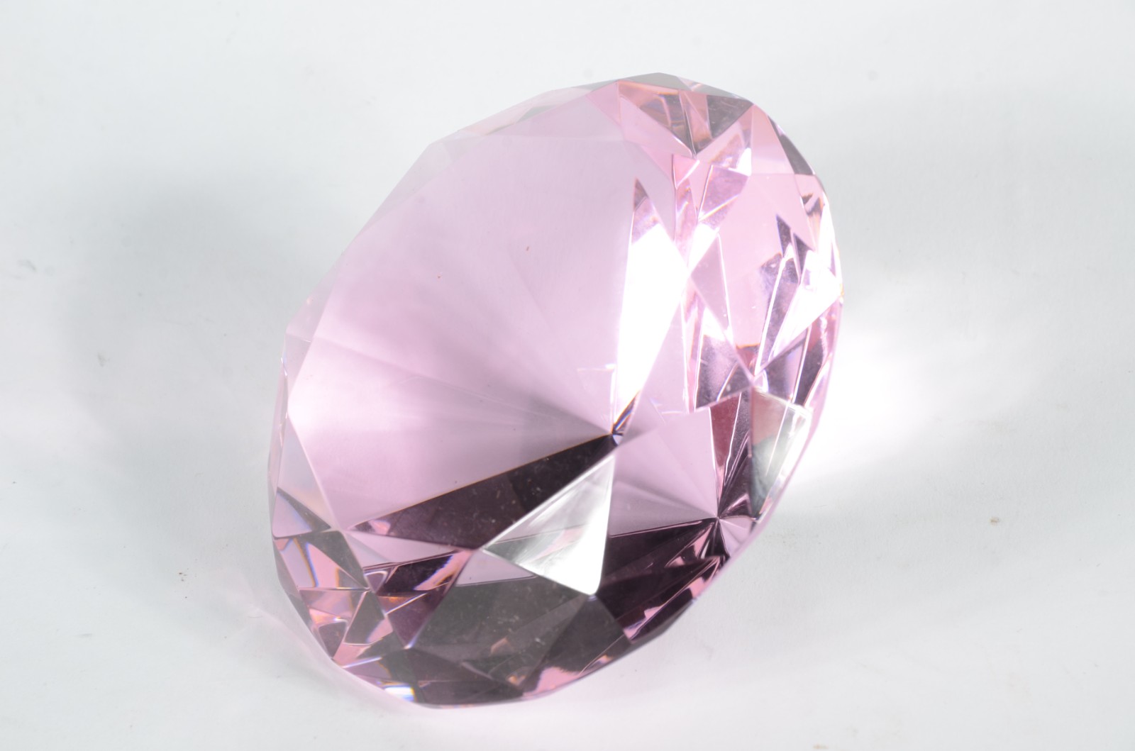 Enfeite de cristal na forma de "diamante rosa", no estojo. - foto 3 de 6