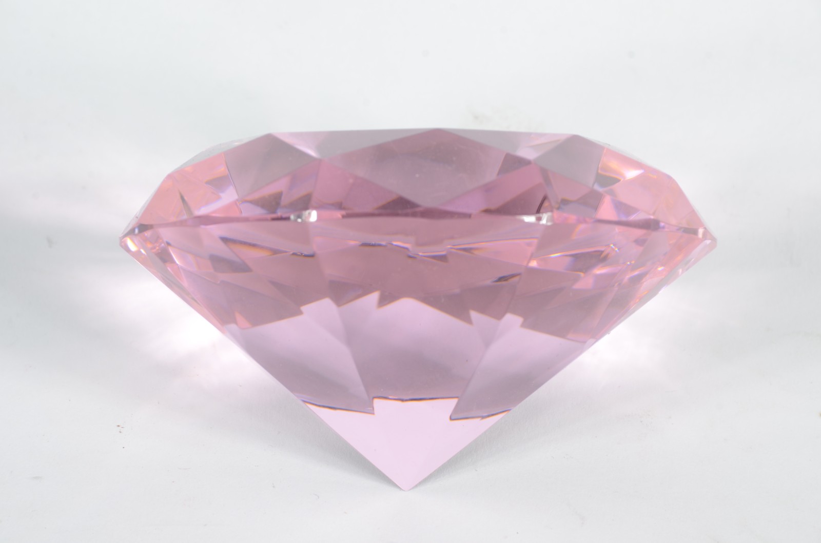 Enfeite de cristal na forma de "diamante rosa", no estojo. - foto 4 de 6