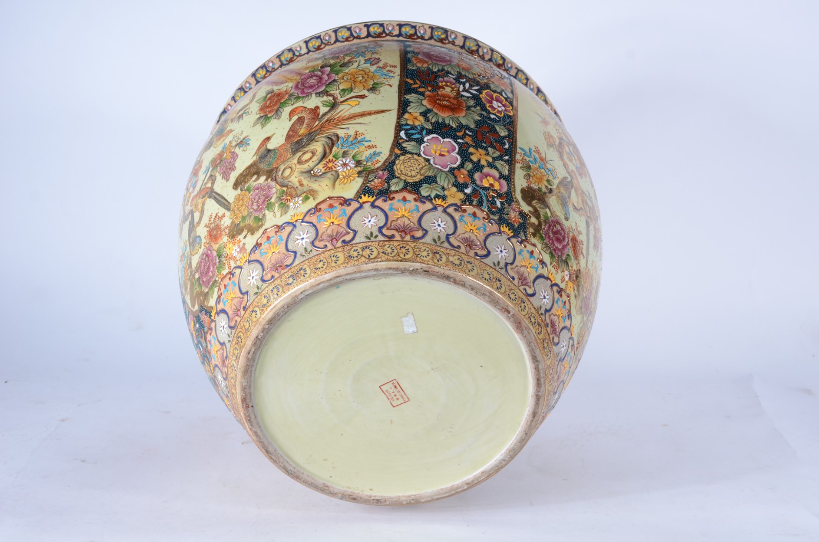 Cachepot de porcelana oriental decorado com pássaros e flores em... - foto 6 de 6