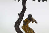 Luminária  de bronze policromado Austrìaco  rep... - Luminária  de bronze policromado Austrìaco  representando flautista sob a árvore .