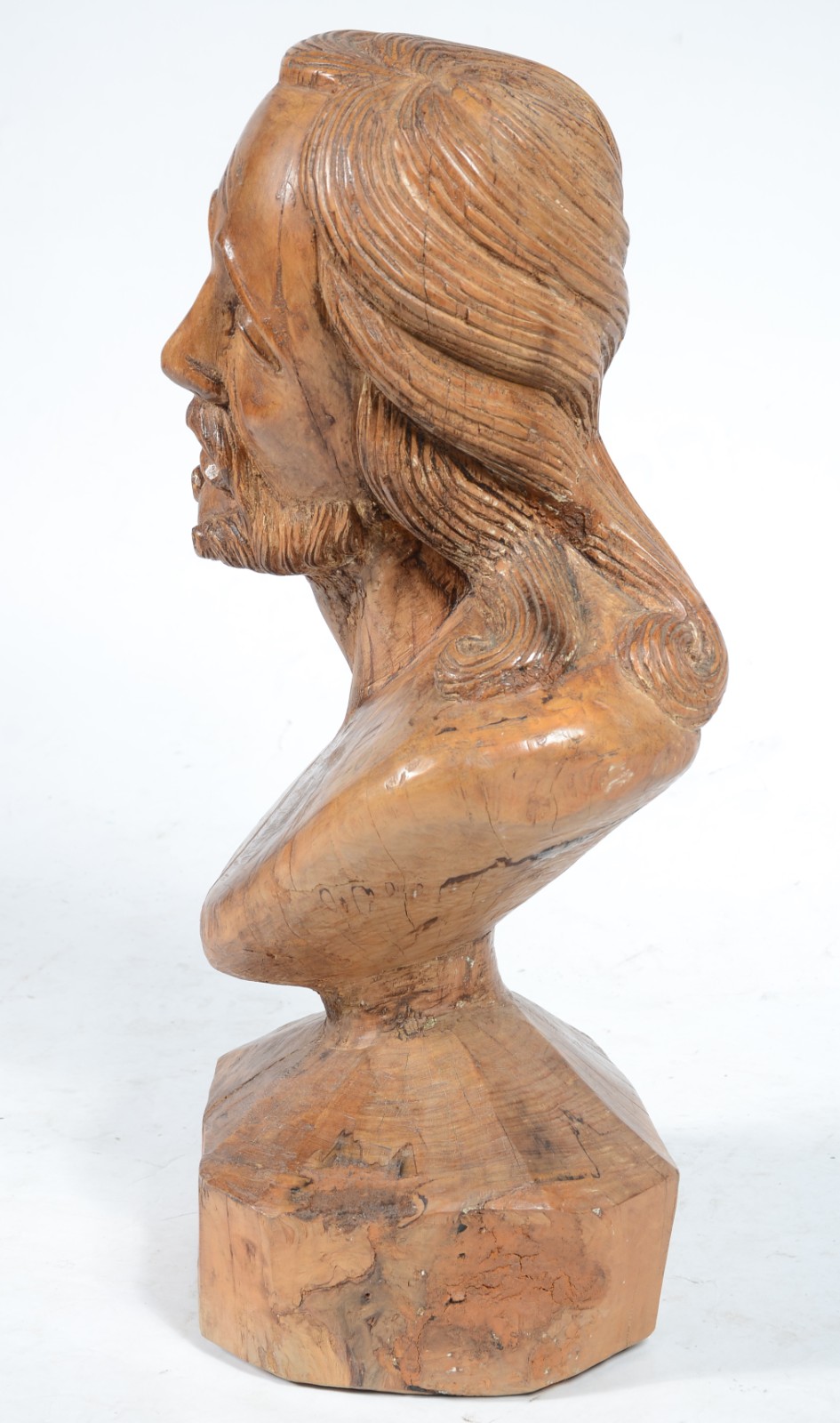 Figura de Cristo entalhada em madeira. Assinada Marcos E.B. - foto 2 de 4