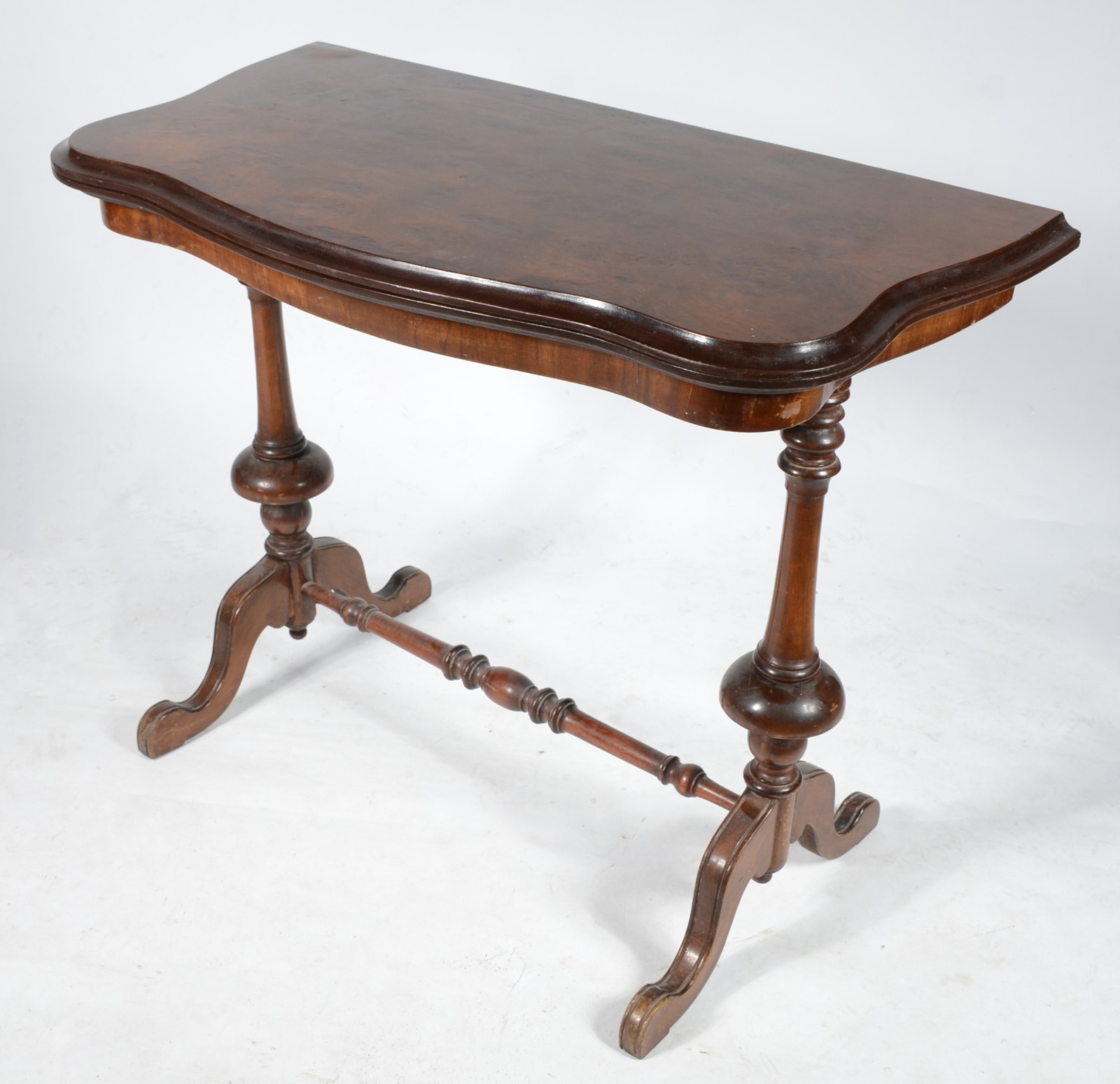 Mesa aparador de madeira nobre, base em duas colunas ligadas por... - foto 1 de 5