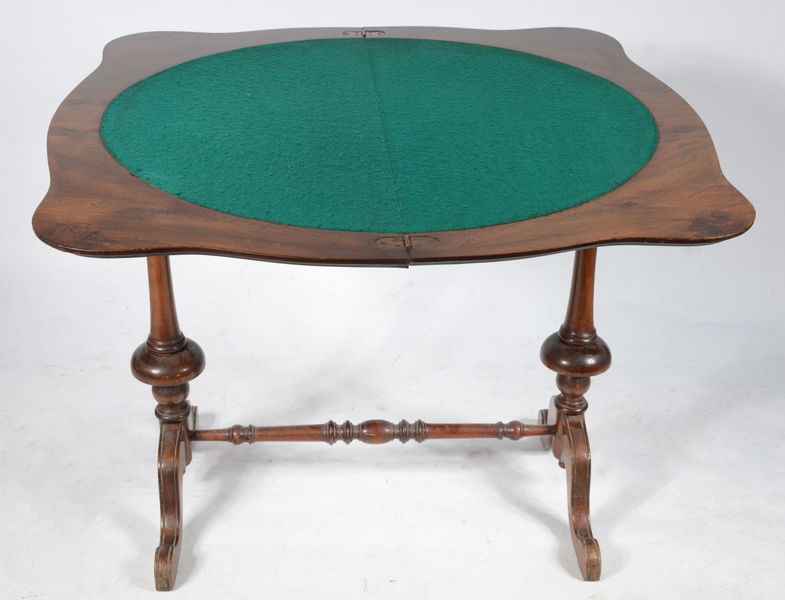 Mesa aparador de madeira nobre, base em duas colunas ligadas por... - foto 2 de 5