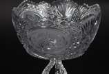 Fruteira de cristal tcheco lapidado, borda reco... - Fruteira de cristal tcheco lapidado, borda recortada.