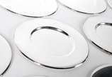 Conjunto com 12 souplats de metal prateado. - Conjunto com 12 souplats de metal prateado.