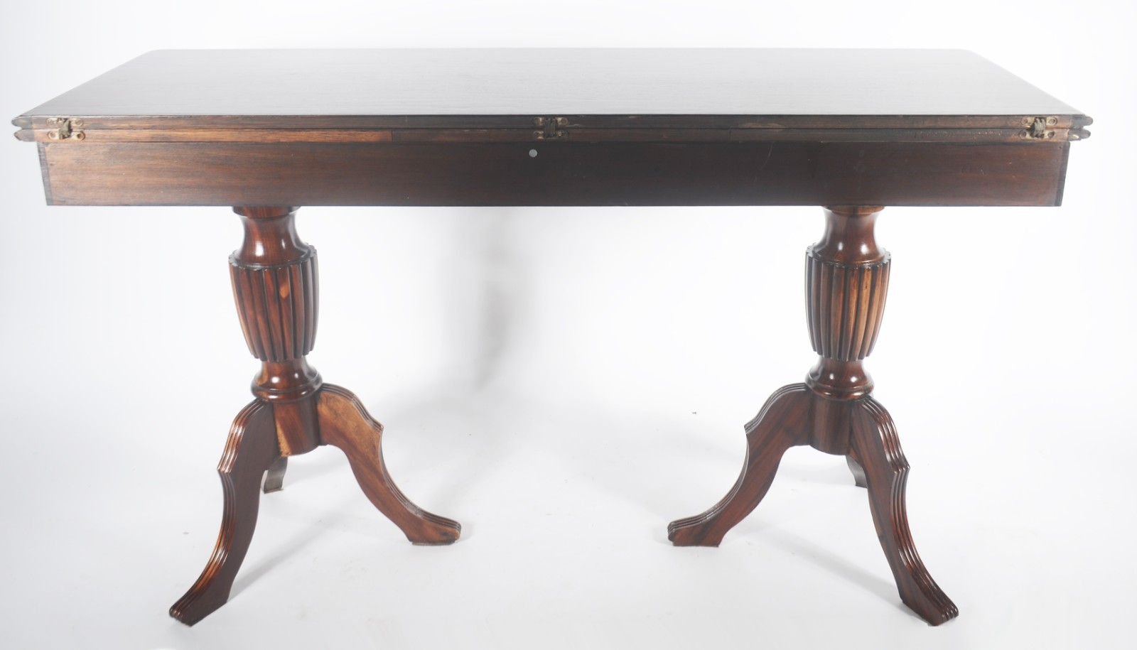 Mesa/aparador de madeira nobre, duas gavetas, tampo dobrável, base em... - foto 4 de 8