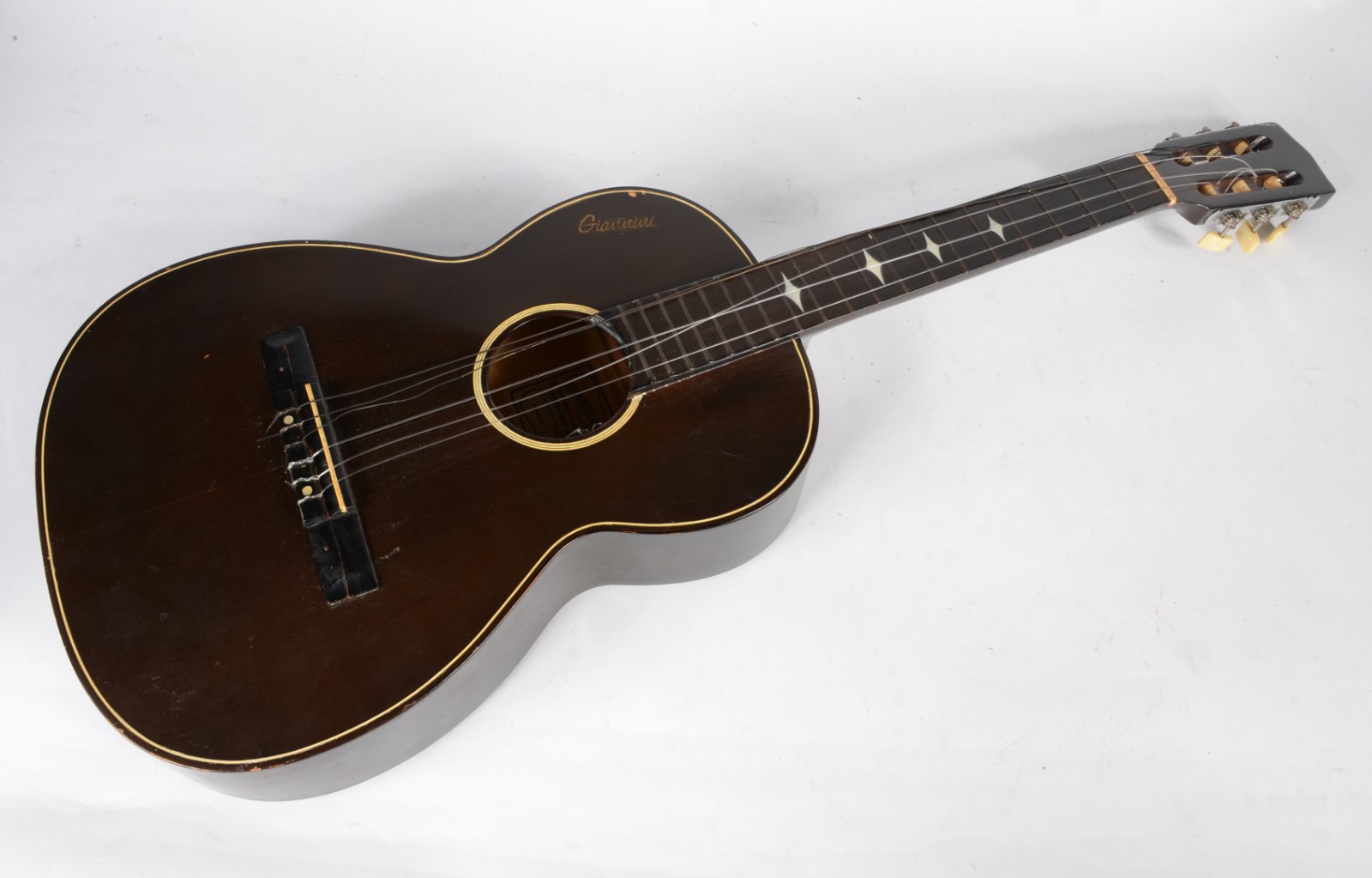 Violão Giannini. Desgastes. - foto 1 de 9