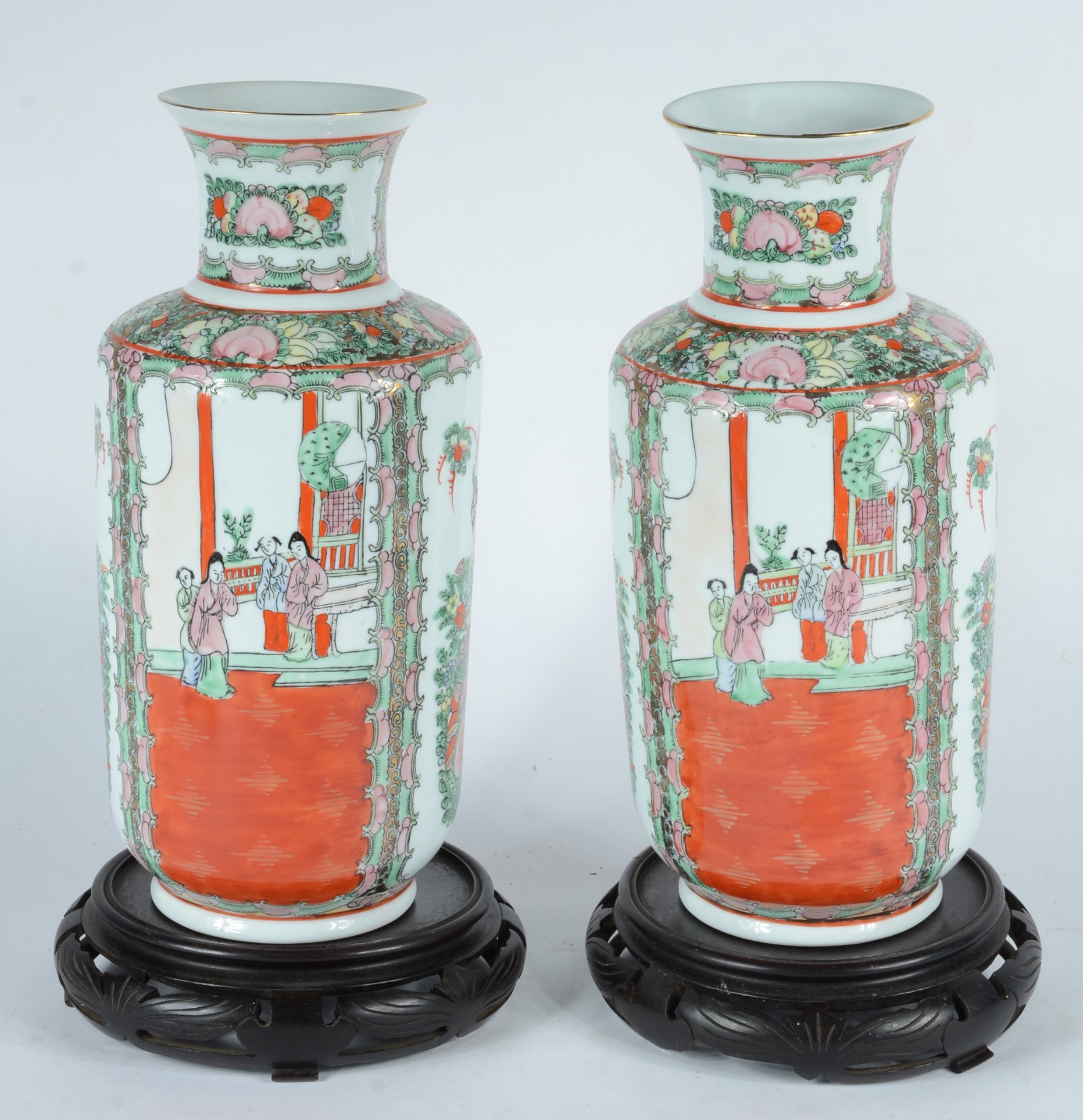 Par de vasos de porcelana oriental. Acompanham peanhas. - foto 1 de 7