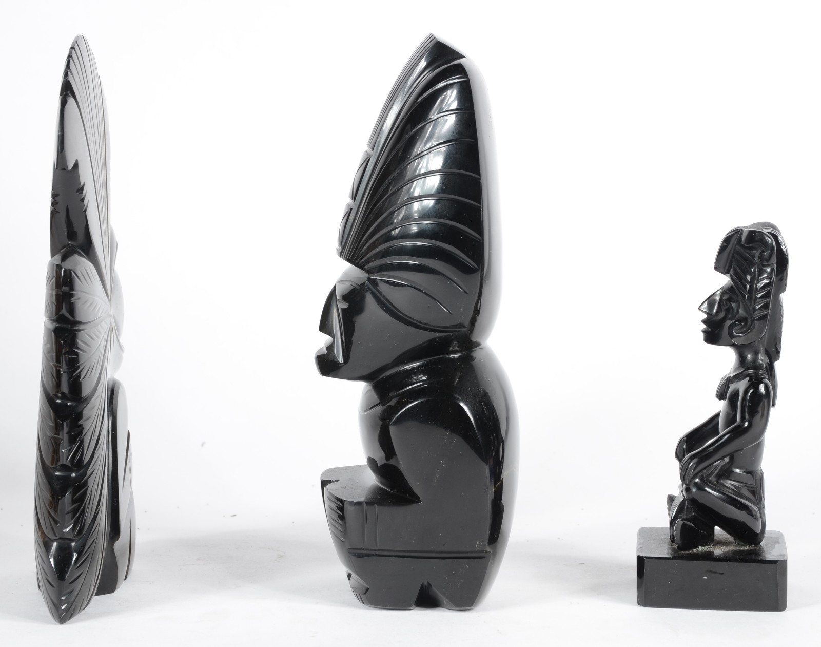 Três figuras de pedra preta (obsidiana). - foto 3 de 5
