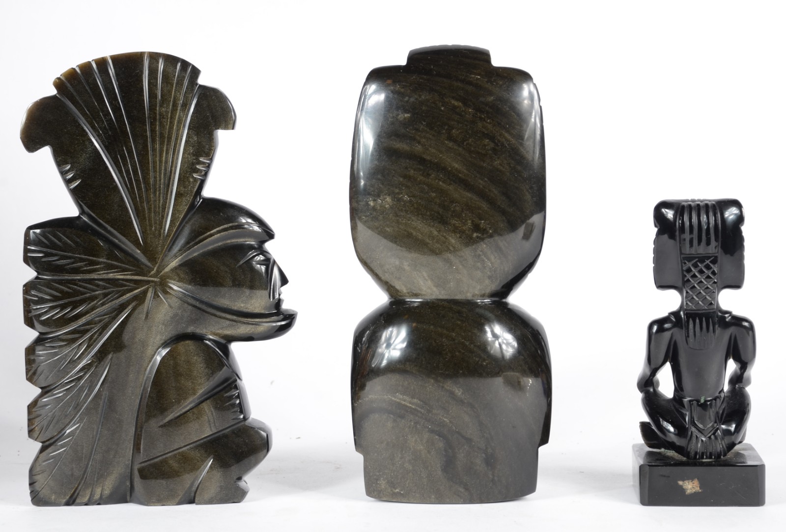 Três figuras de pedra preta (obsidiana). - foto 4 de 5