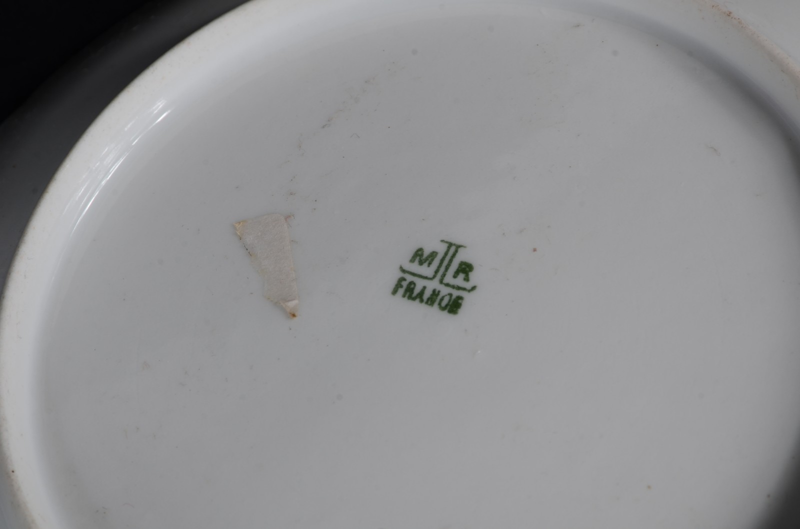 Diversas peças, sendo: 5 xícaras de chá com pires, 3 xícaras de café... - foto 5 de 7