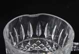 Poncheira de cristal lapidado com oito taças. (... - Poncheira de cristal lapidado com oito taças. (uma taça e tampa com lascado).
