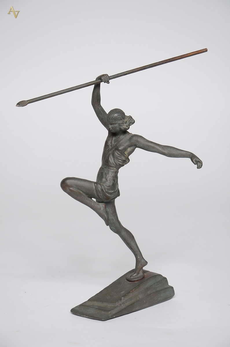 Escultura de bronze art nouveau representando caçadora. Altura 30 cm. - foto 1 de 2