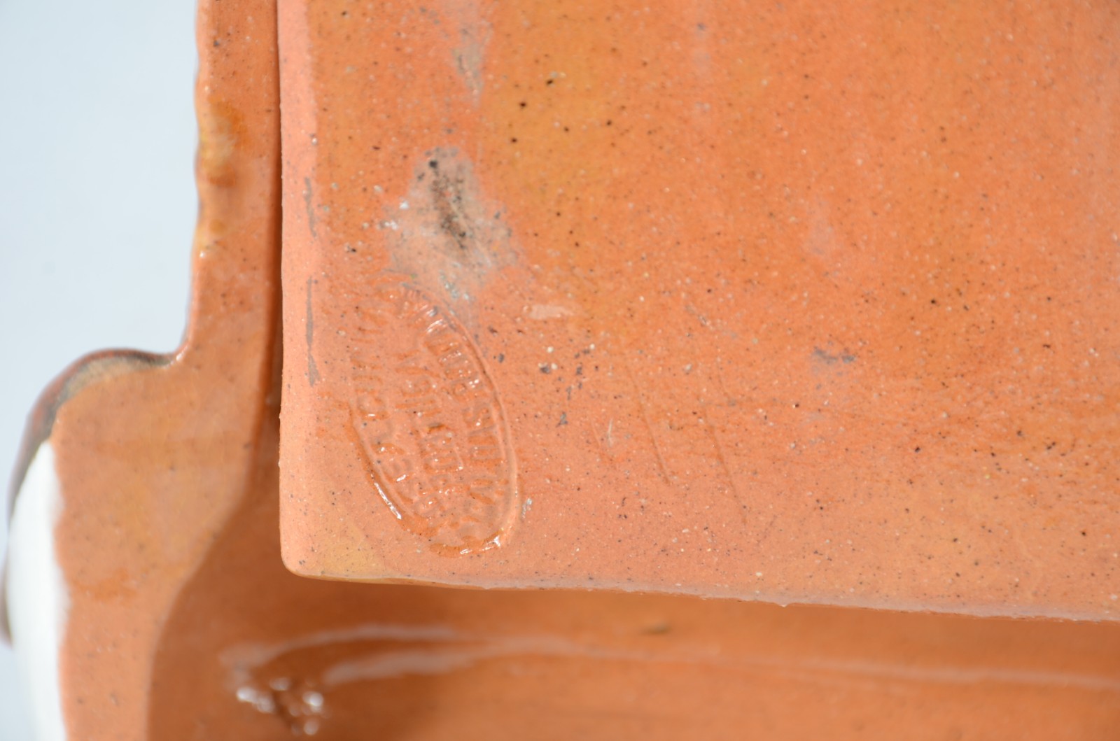 Par de esculturas de "velhos" na janela de cerâmica portuguesa... - foto 7 de 8