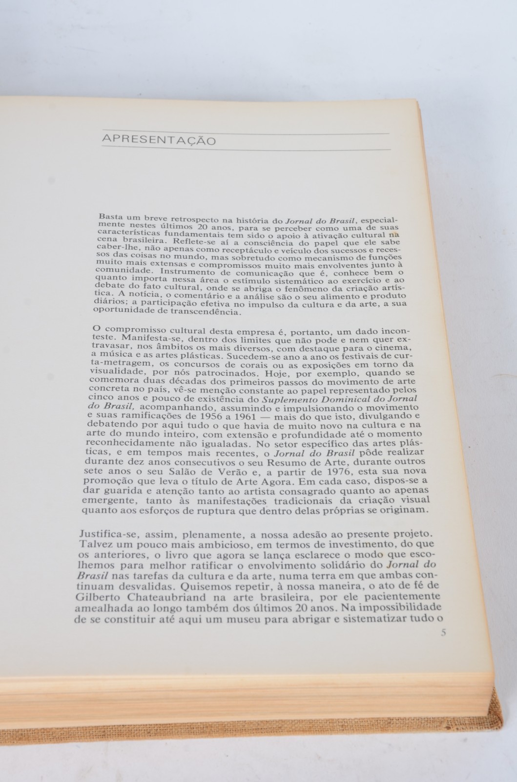 Dois livros: A) Quaglia, 50 anos de arte B) Arte Brasileira... - foto 8 de 11