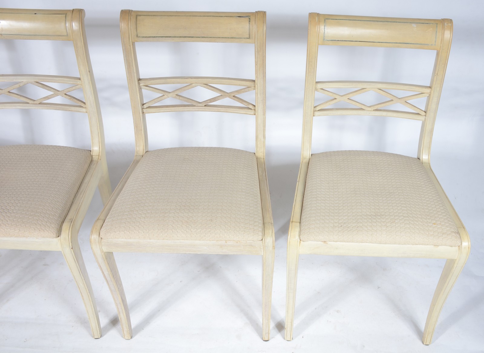 Conjunto com 8 cadeiras para sala de jantar de madeira patinada... - foto 4 de 7