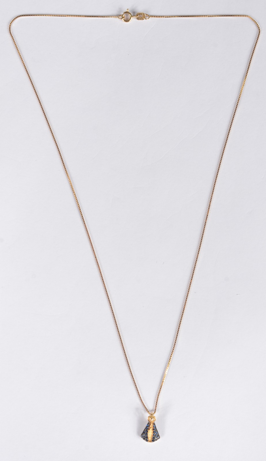 Colar com pendente Nossa Senhora Aparecida de ouro 18 k., contraste... - foto 2 de 5