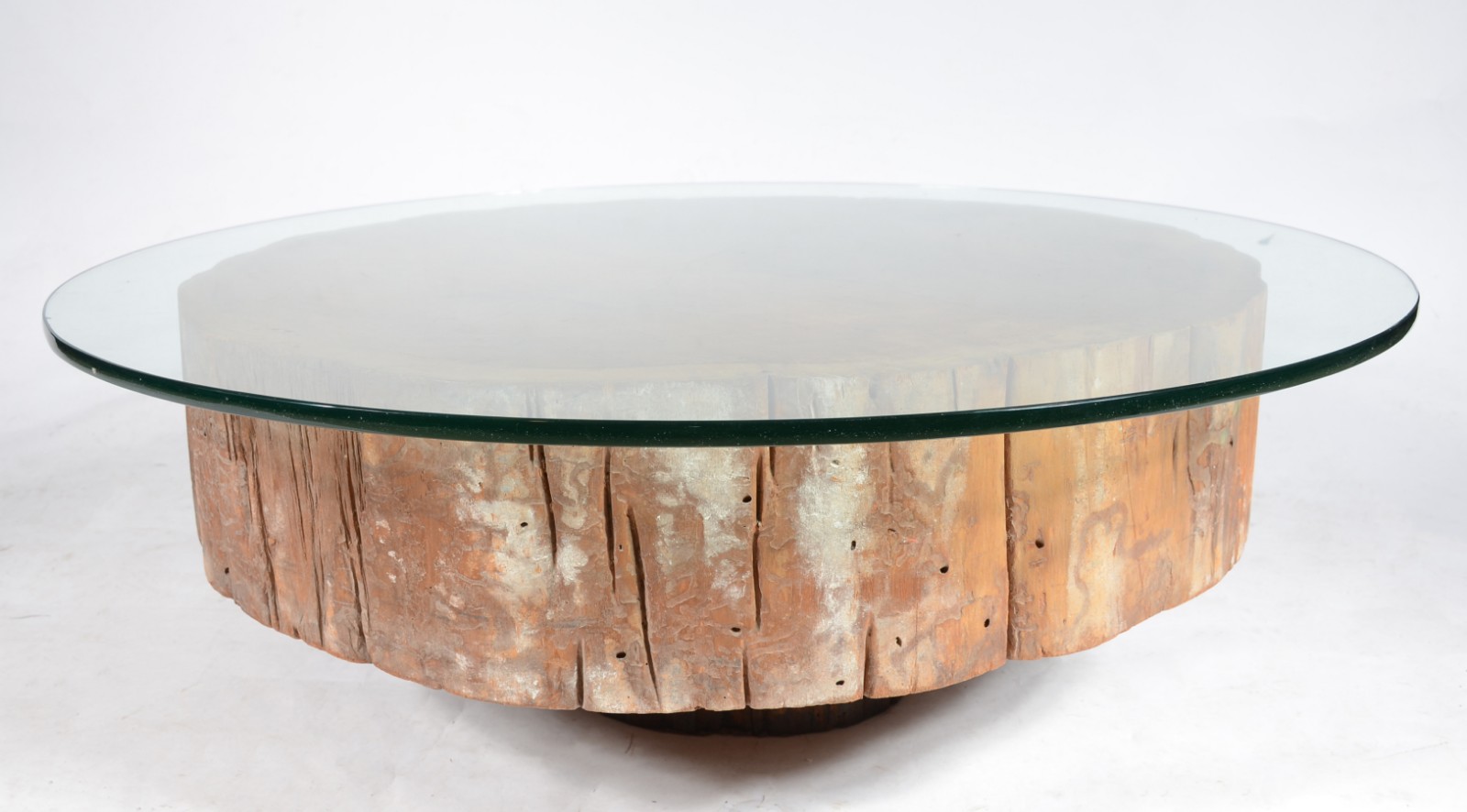 Mesa de centro com base na forma de "tronco" de madeira, tampo de... - foto 2 de 8