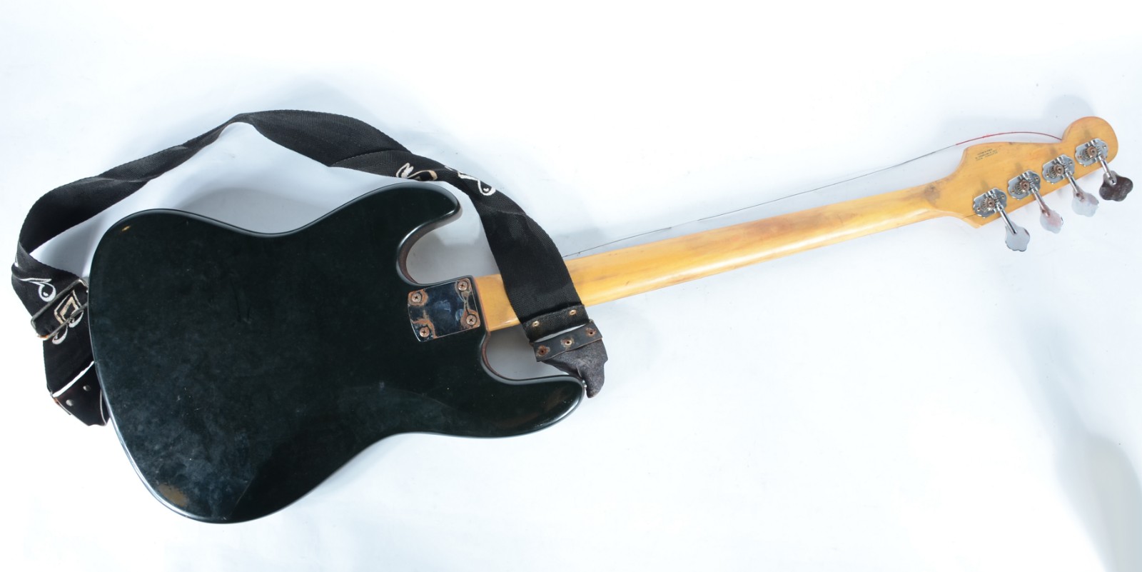 Guitarra da marca Giannini. Desgastes e oxidações. - foto 5 de 11