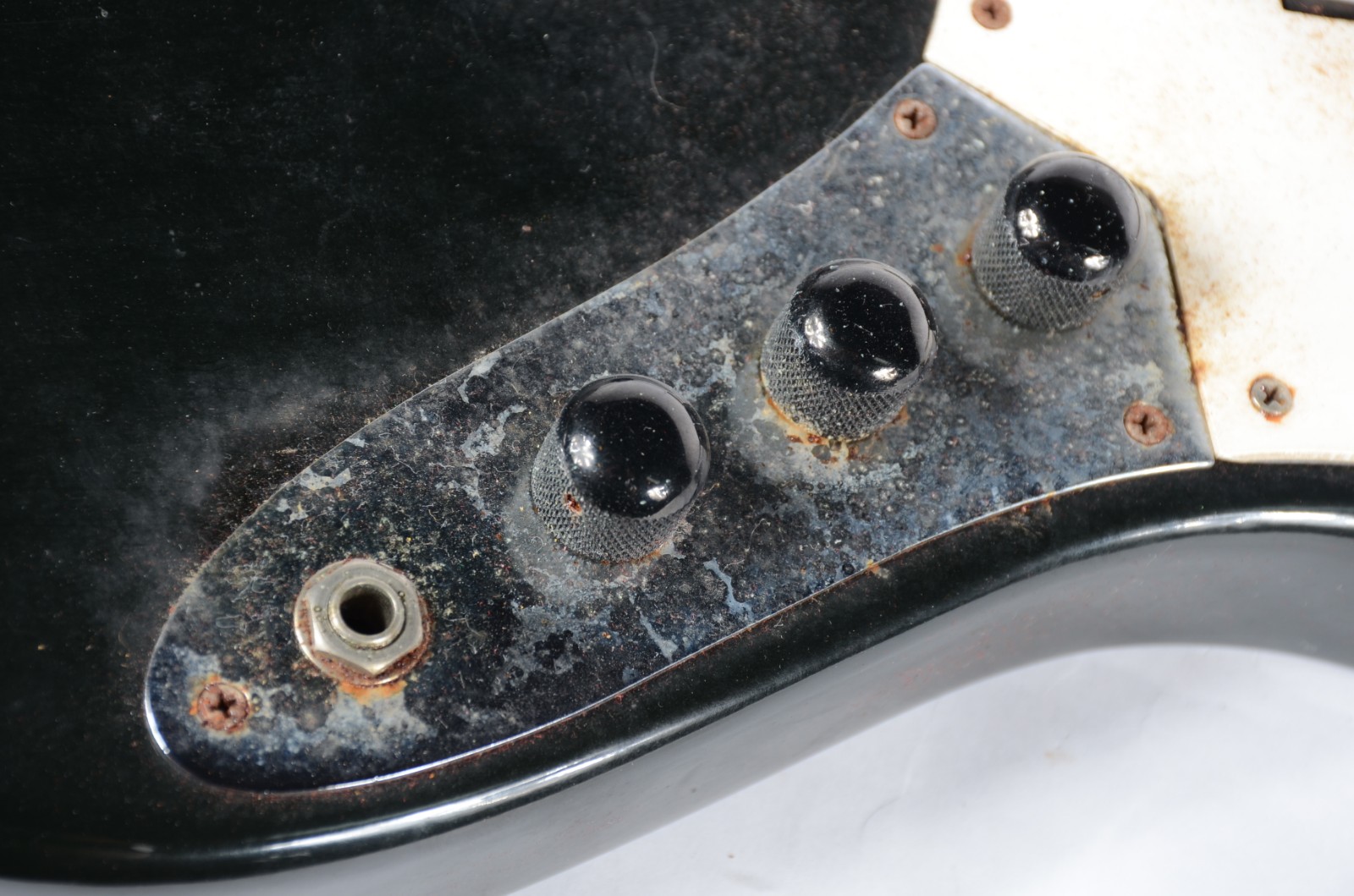 Guitarra da marca Giannini. Desgastes e oxidações. - foto 8 de 11