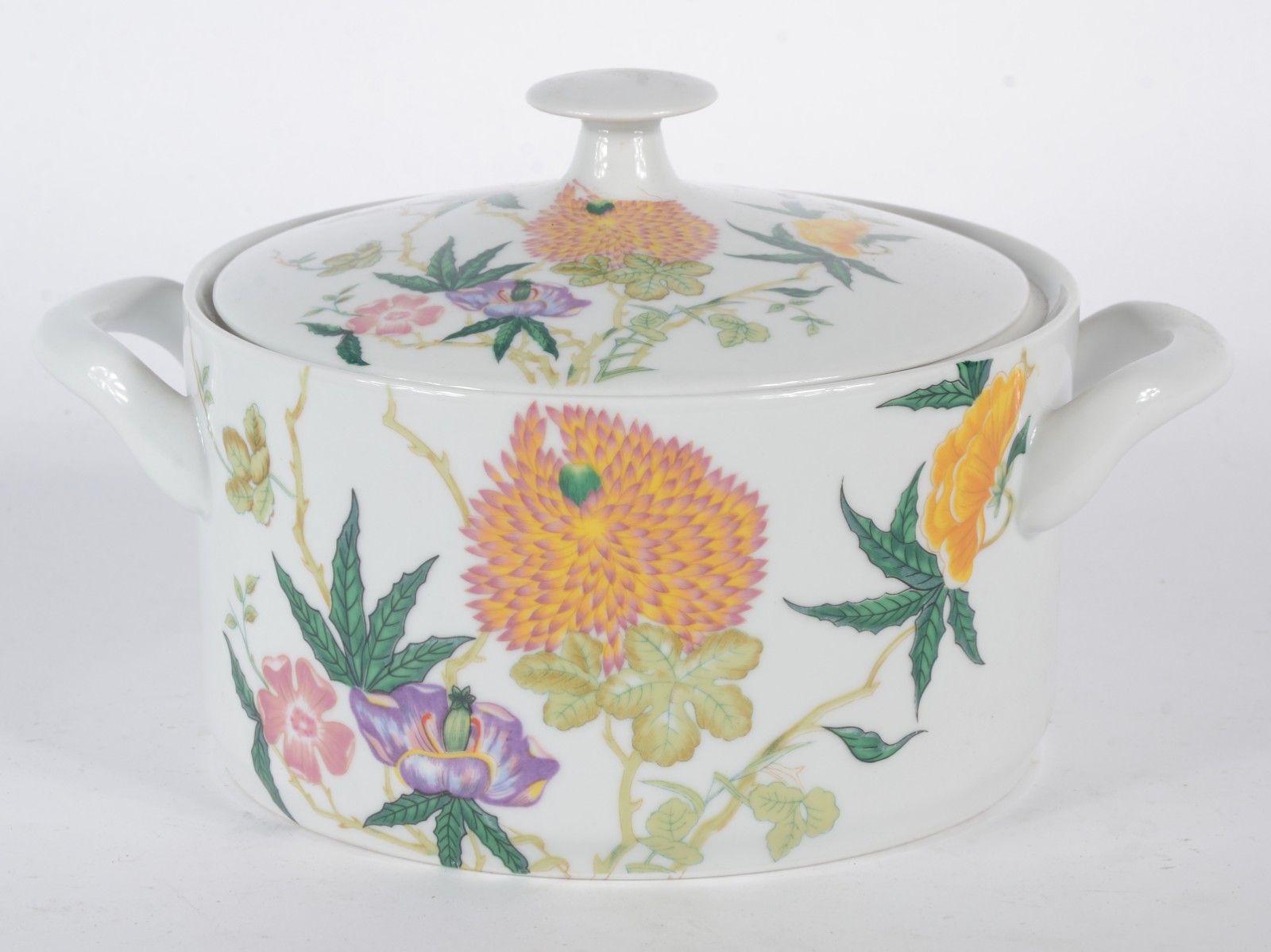 Aparelho de jantar de porcelana Germer com flores em policromia... - foto 2 de 4