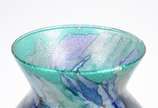 Vaso de vidro decorativo na cor verde. - Vaso de vidro decorativo na cor verde.