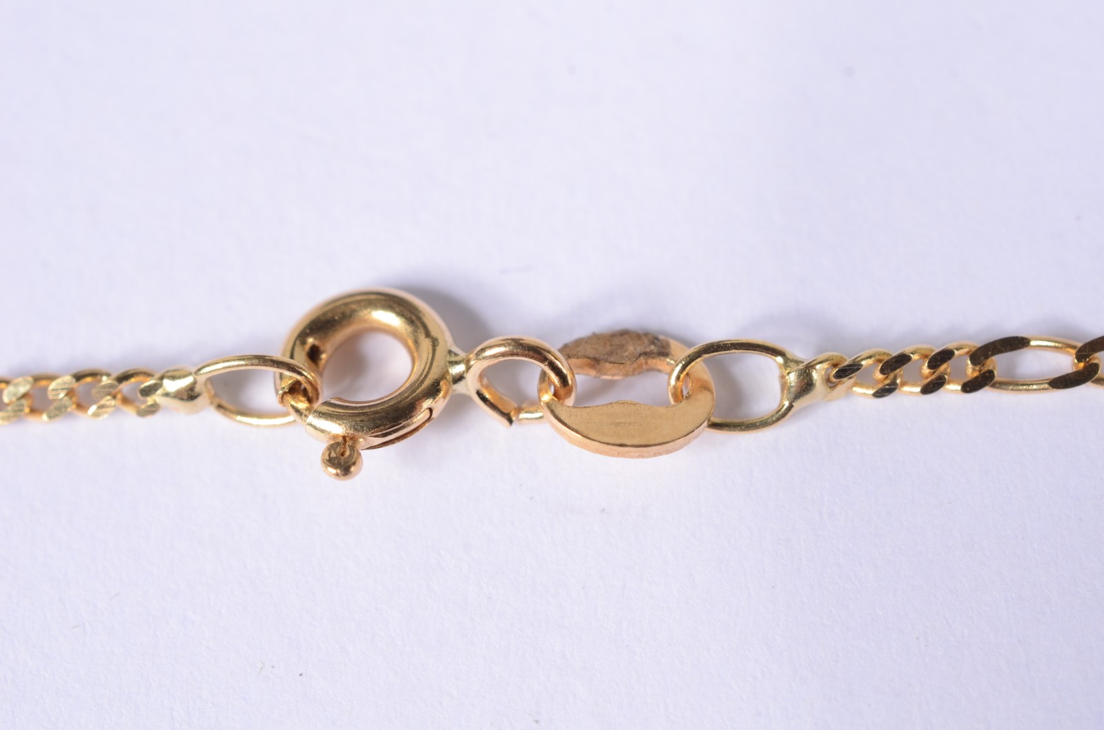 Colar com pendente com medalha de ouro 18 k., contraste 750 mls. (Por... - foto 4 de 5