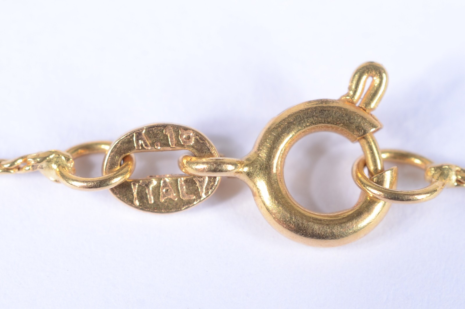 Colar com pendente na forma de coração vazado de ouro 18 k... - foto 4 de 6