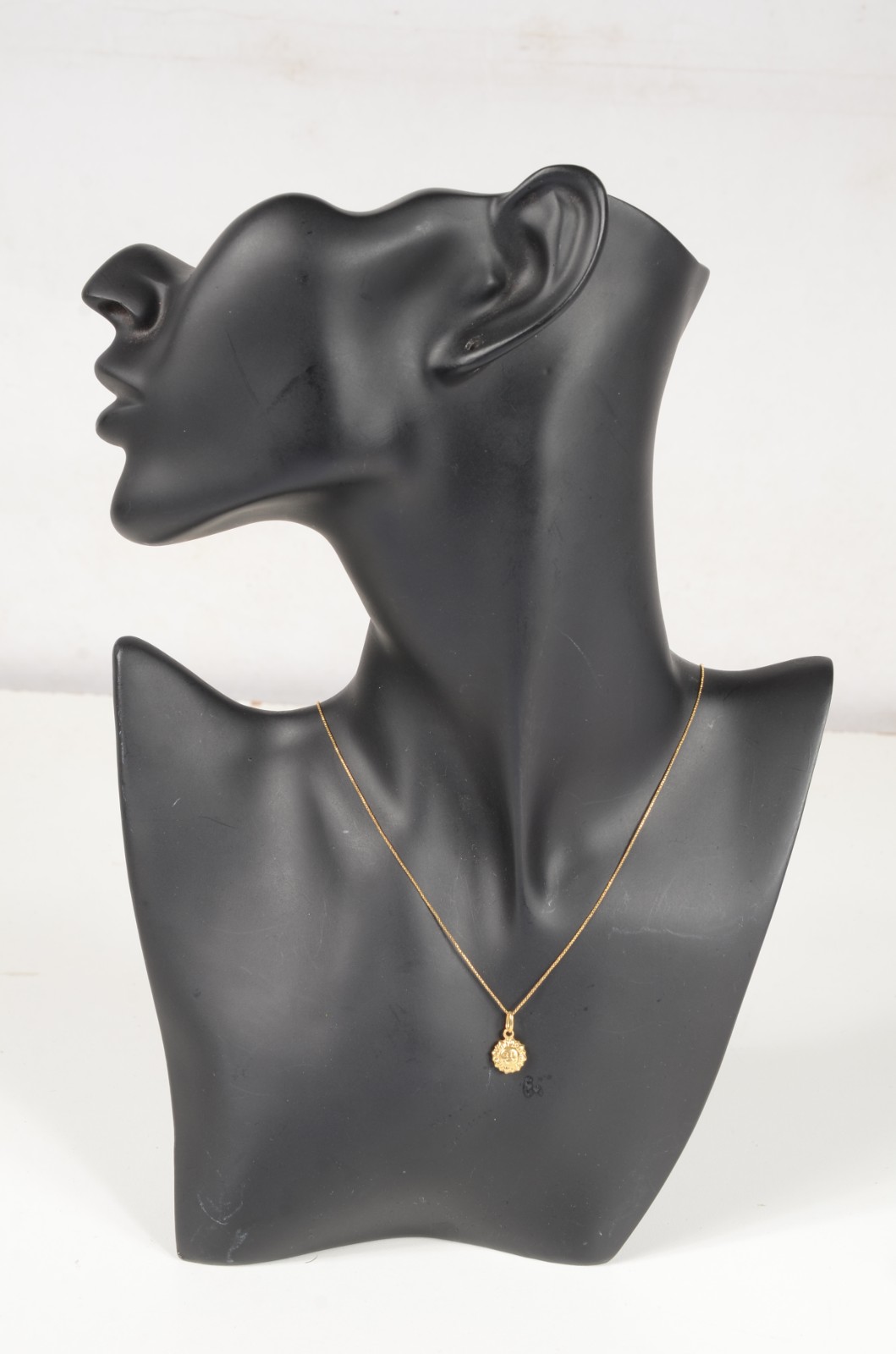 Colar com pendente de sol de ouro 18 k., contraste 750 mls. (Por... - foto 6 de 6