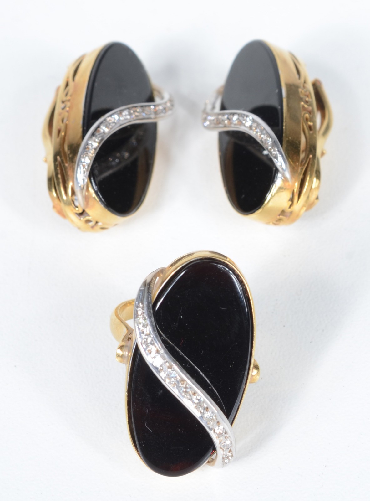 Conjunto de par de brincos de pressão e anel de ouro 18 k., contraste... - foto 2 de 5