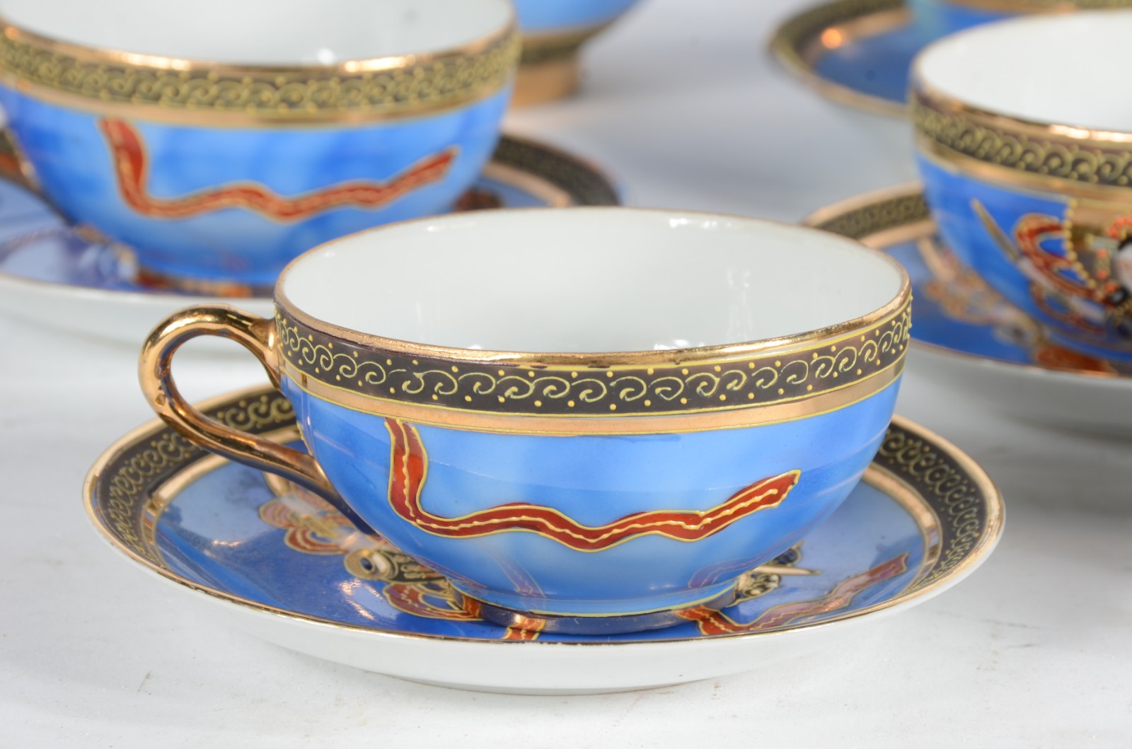Aparelho de chá de porcelana oriental, detalhes em azul celeste com... - foto 2 de 10