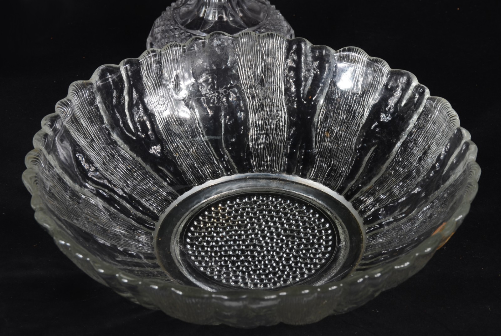 Conjunto com 5 bowls diversos de vidro. - foto 4 de 6