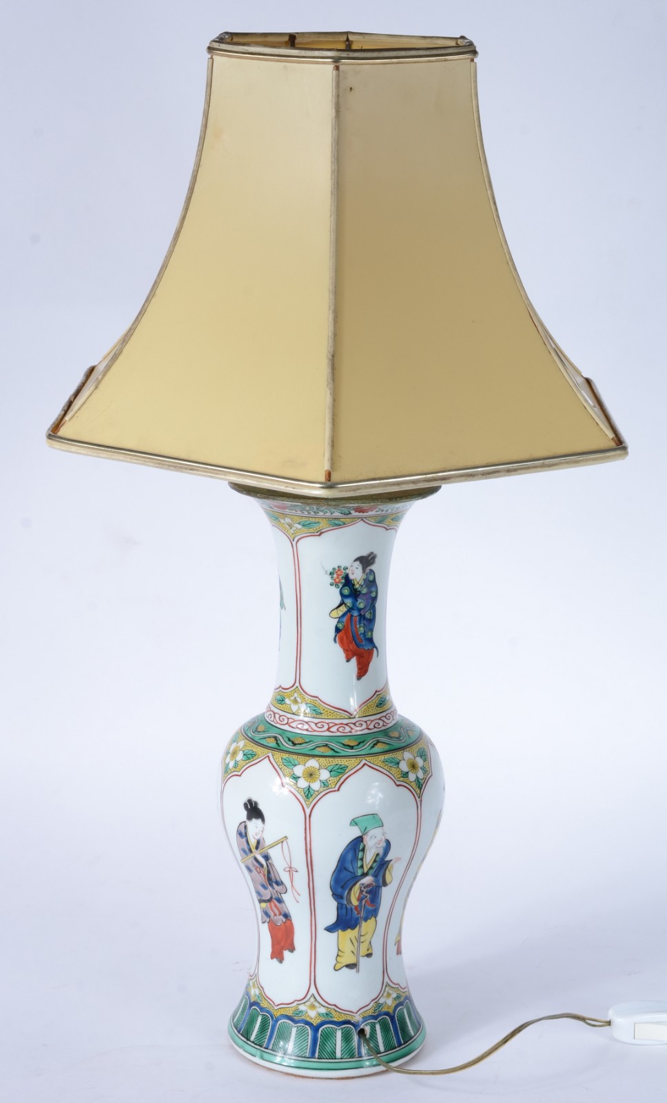 Abatjour de porcelana chinesa policromada. Cúpula rasgada. - foto 4 de 9