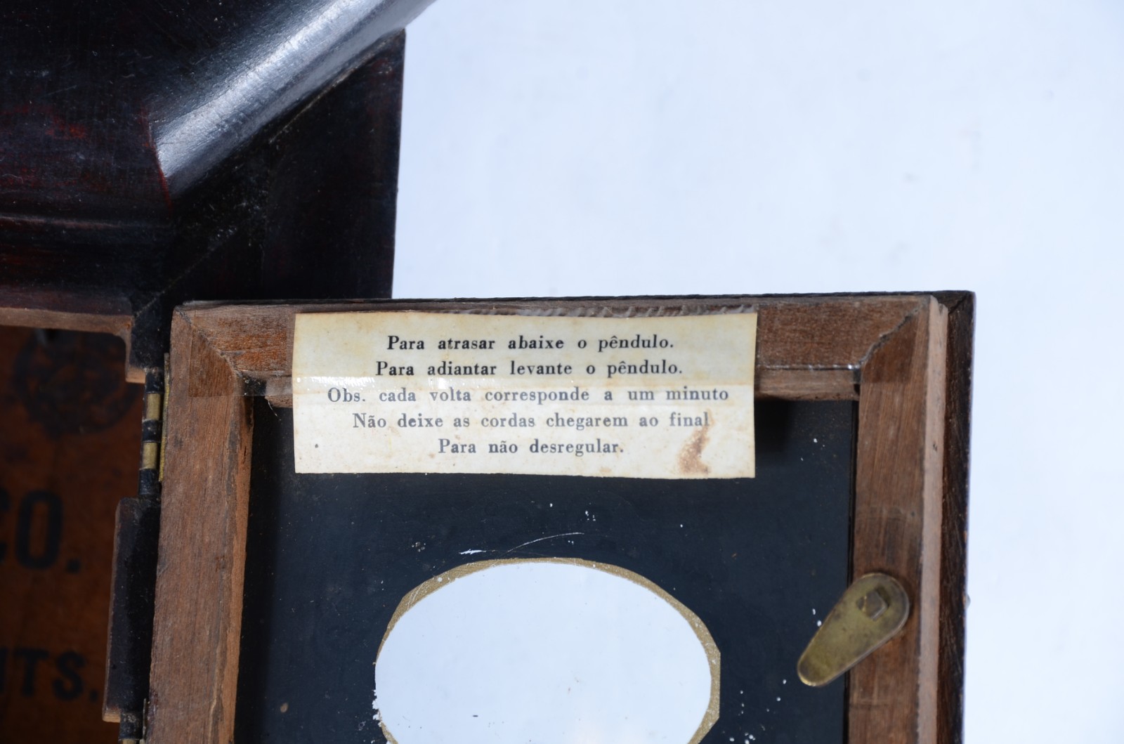 Relógio de parede, mostrador feitio oitavo. Desgastes no mostrador... - foto 5 de 8