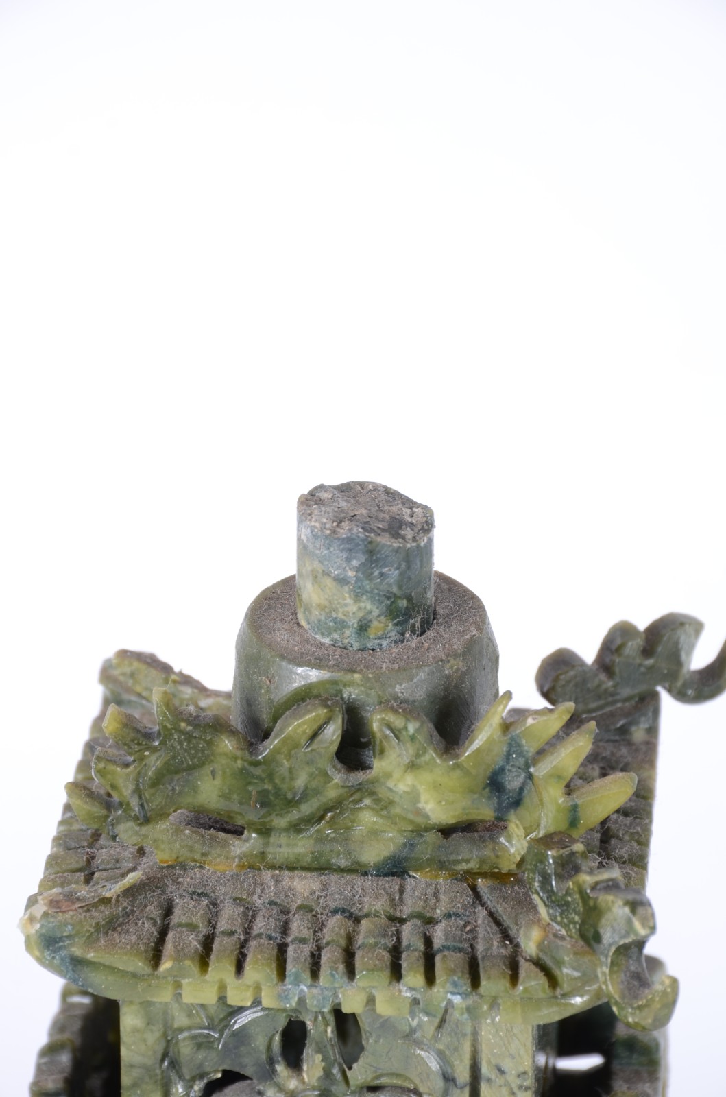 Escultura na forma de "Barca oriental com dragões" de pedra verde... - foto 3 de 9