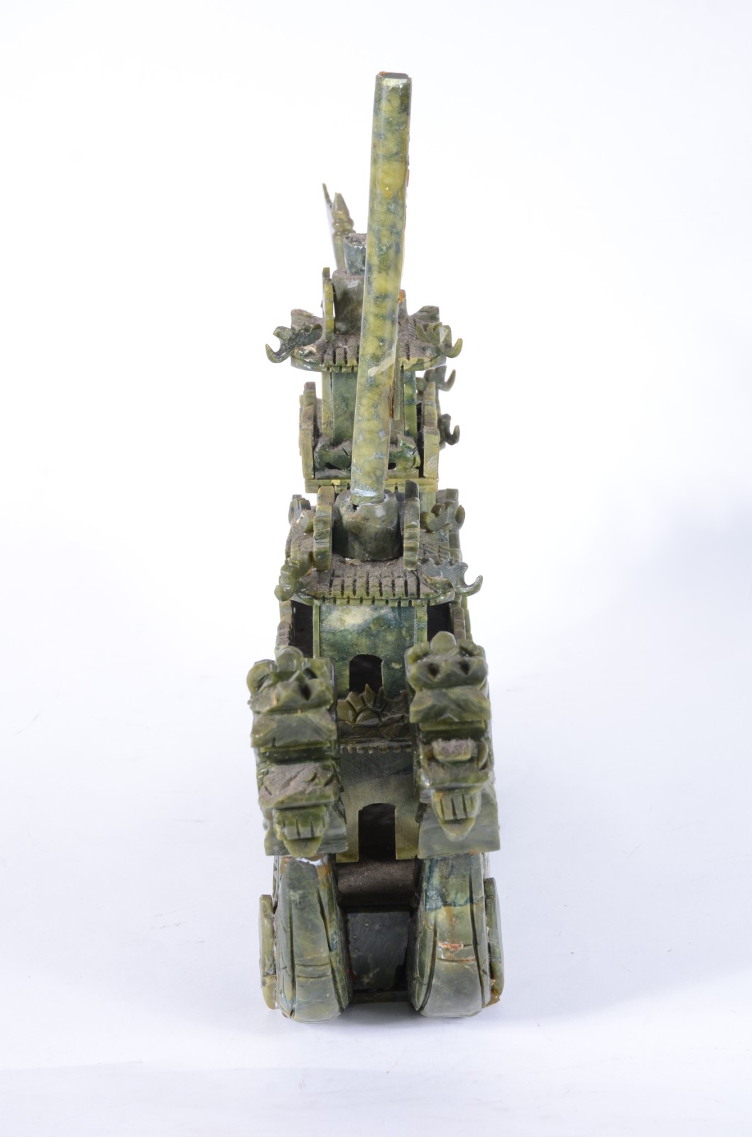 Escultura na forma de "Barca oriental com dragões" de pedra verde... - foto 5 de 9