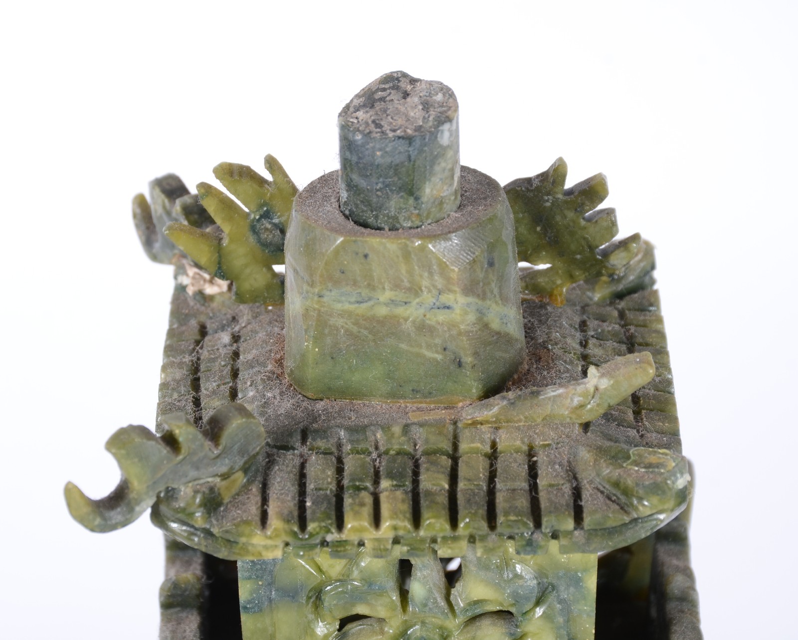 Escultura na forma de "Barca oriental com dragões" de pedra verde... - foto 8 de 9
