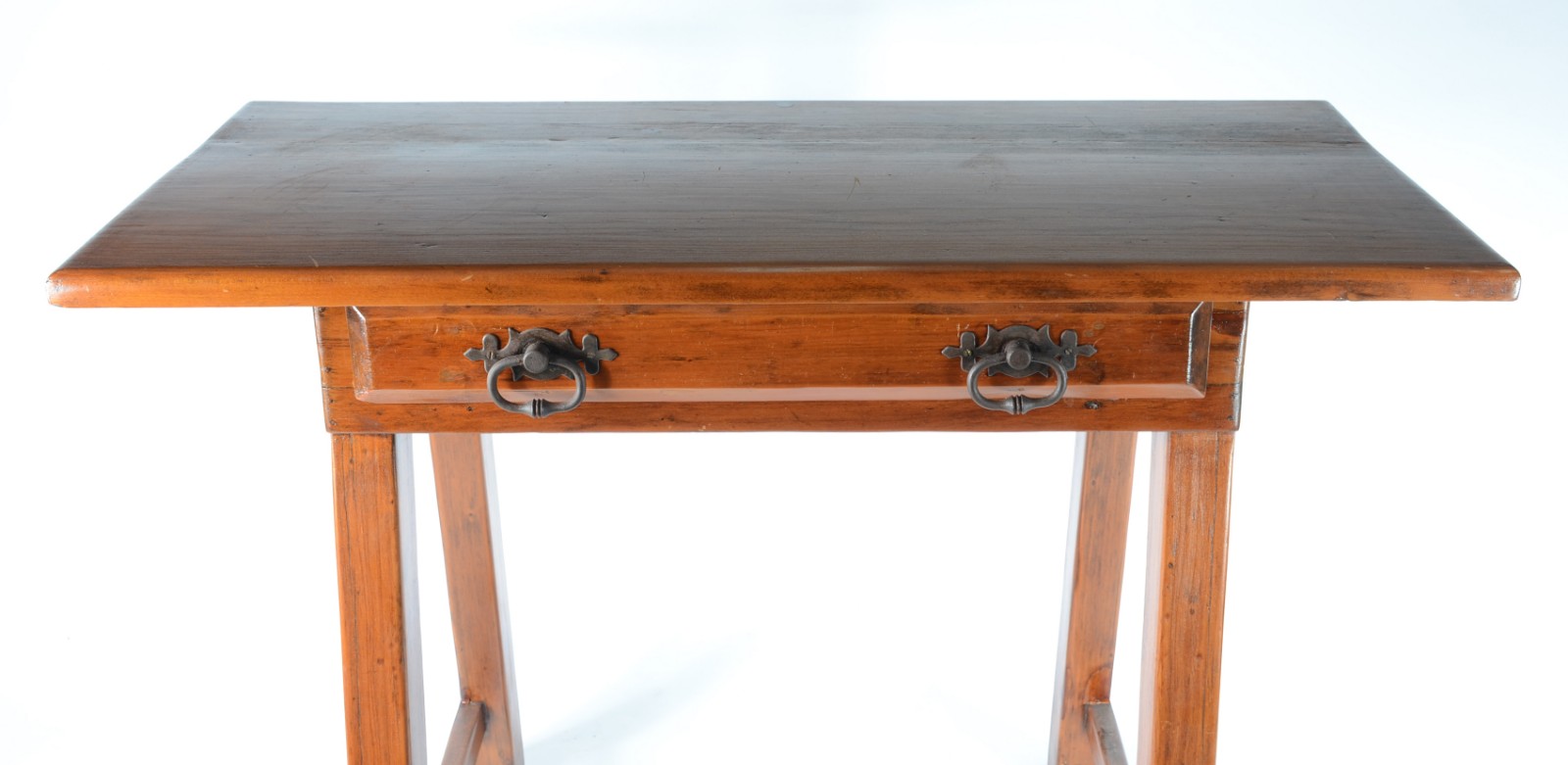Mesa de madeira nobre com uma gaveta. Estilo colonial brasileiro. - foto 3 de 6