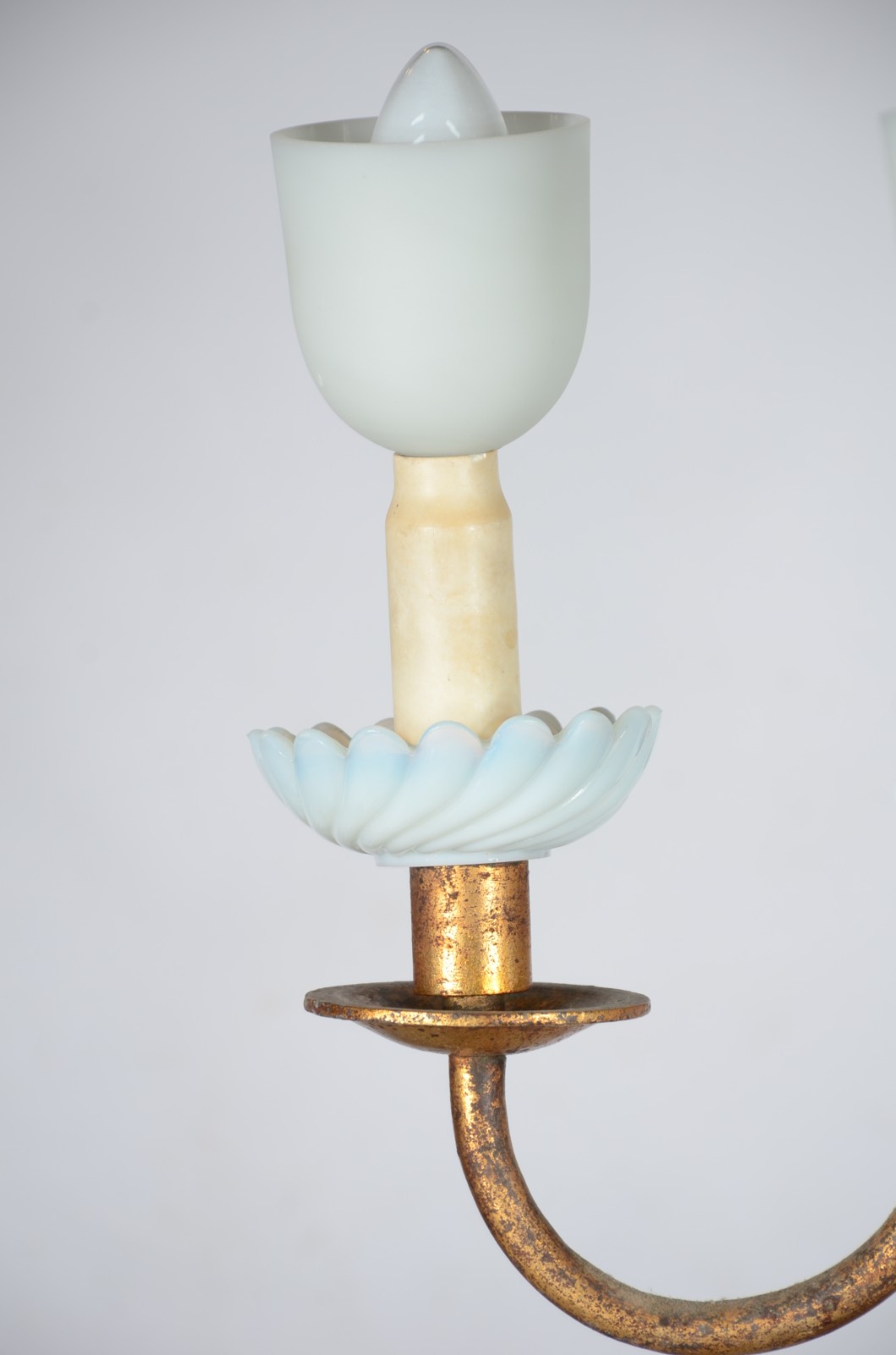 Lustre para 5 luzes de metal dourado. Estilo holandês. - foto 6 de 9