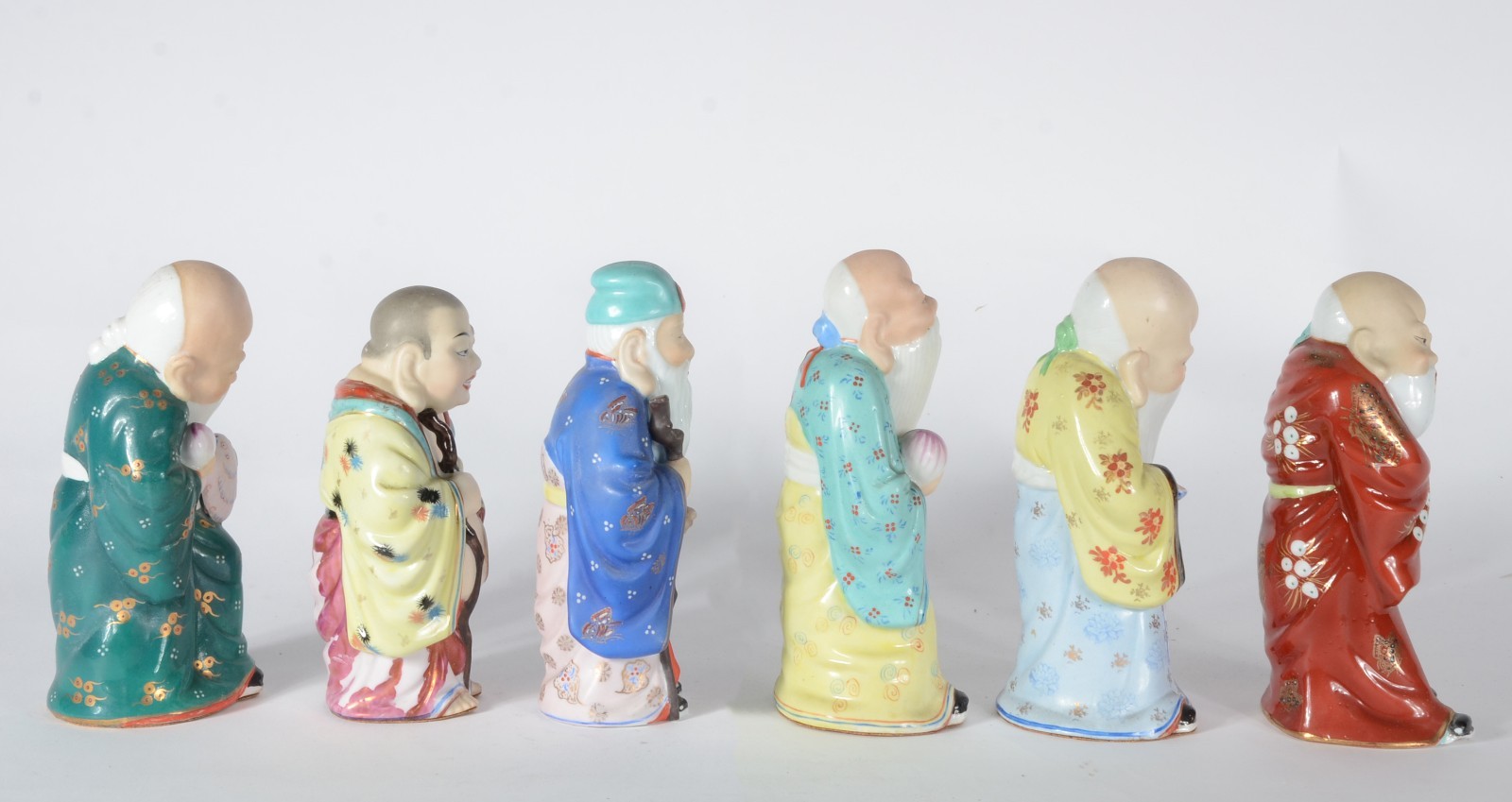 Conjunto com 6 figuras representando divindades de porcelana oriental... - foto 3 de 4