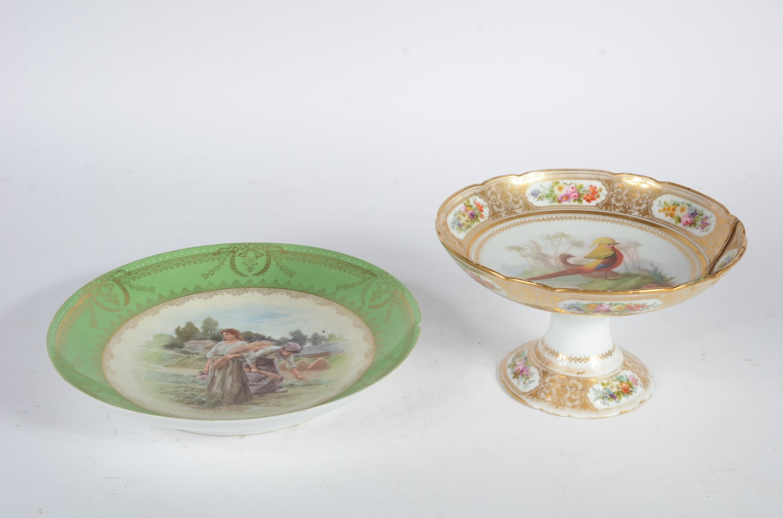 Duas peças de porcelana europeia, sendo: fruteira que pertenceu ao... - foto 1 de 10