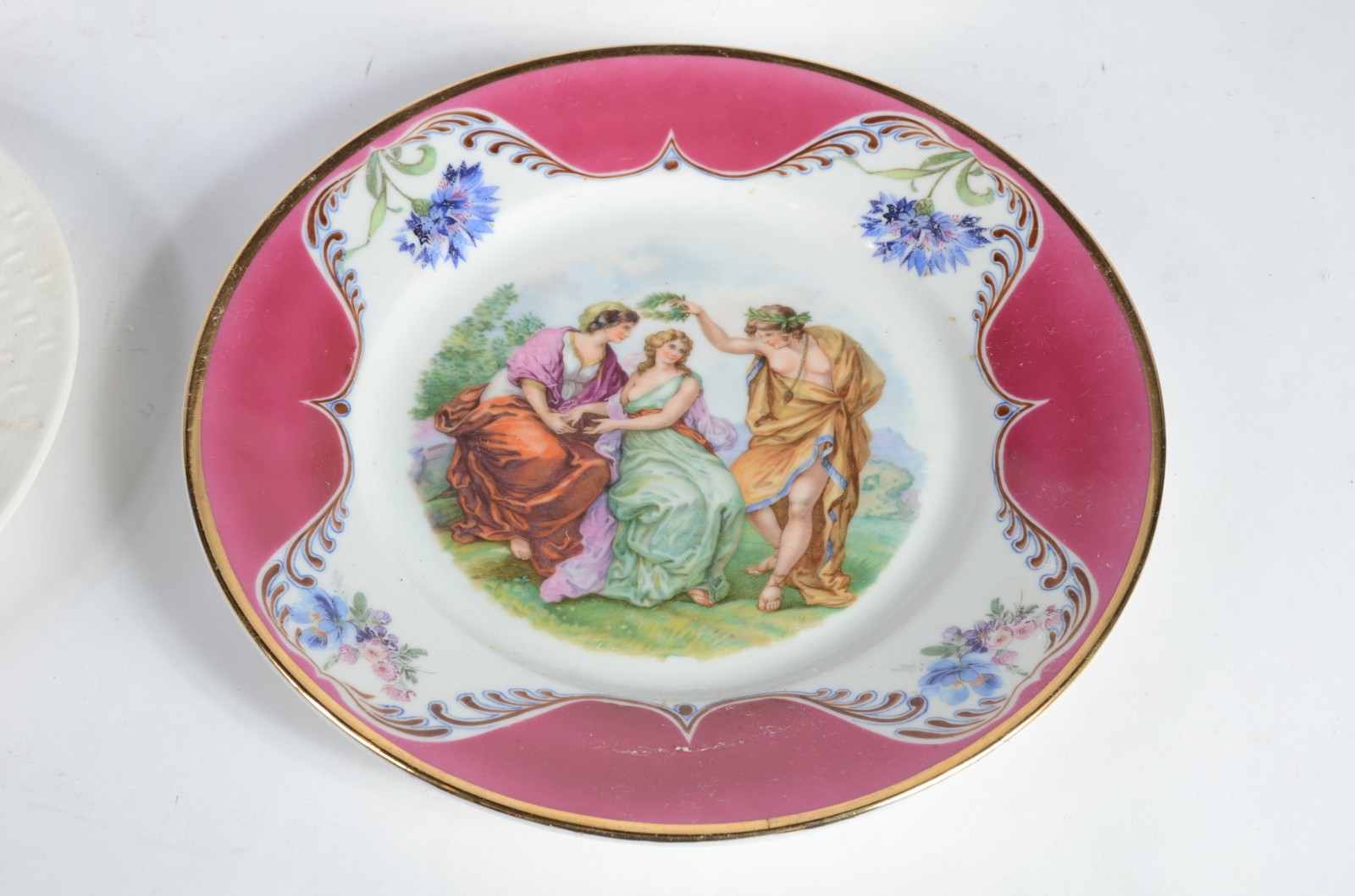 Quatro pratos de porcelana de diversas procedências, sendo um japonês... - foto 5 de 11